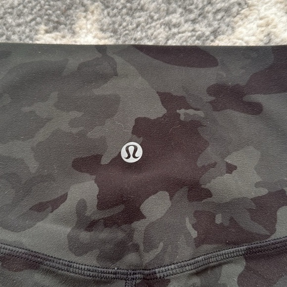 Lululemon Align Crop *21" in Incognito Camo Multi Gator Green - Picture 9 of 9